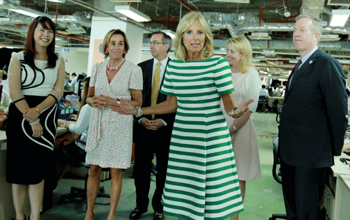 Gattin des stellvertretenden US-Präsidenten besucht Ho Chi Minh Stadt - ảnh 1